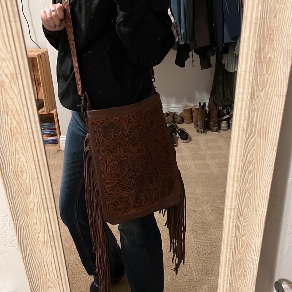 Tooled leather purse from american darling